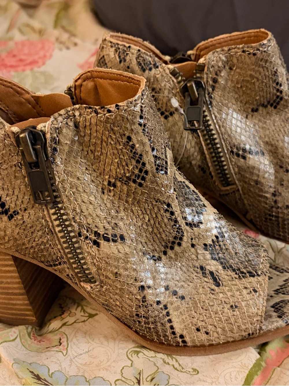 Lucky Brand Joseleen Genuine Leather Natural/Snake Peep-Toe Booties 8.5M NEW